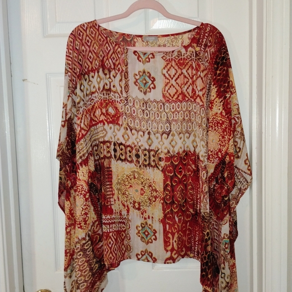 💋GIFTED***Chico's Red and Cream Patterned Blouse PTP 28" - Picture 3 of 3